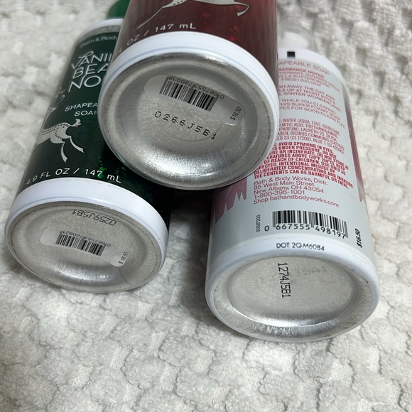 Bath and Body Works Holiday Shapeable Soaps - Picture 3 of 3